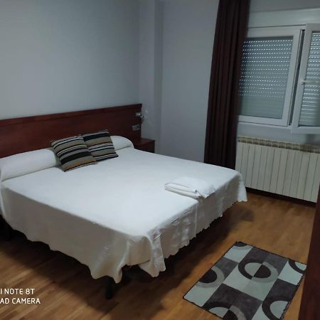 Hostal Cerecedo León Esterno foto