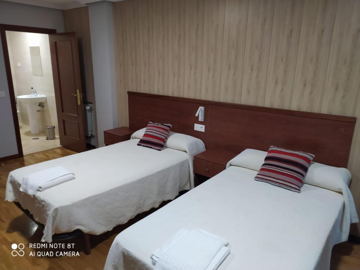 Hostal Cerecedo León Esterno foto