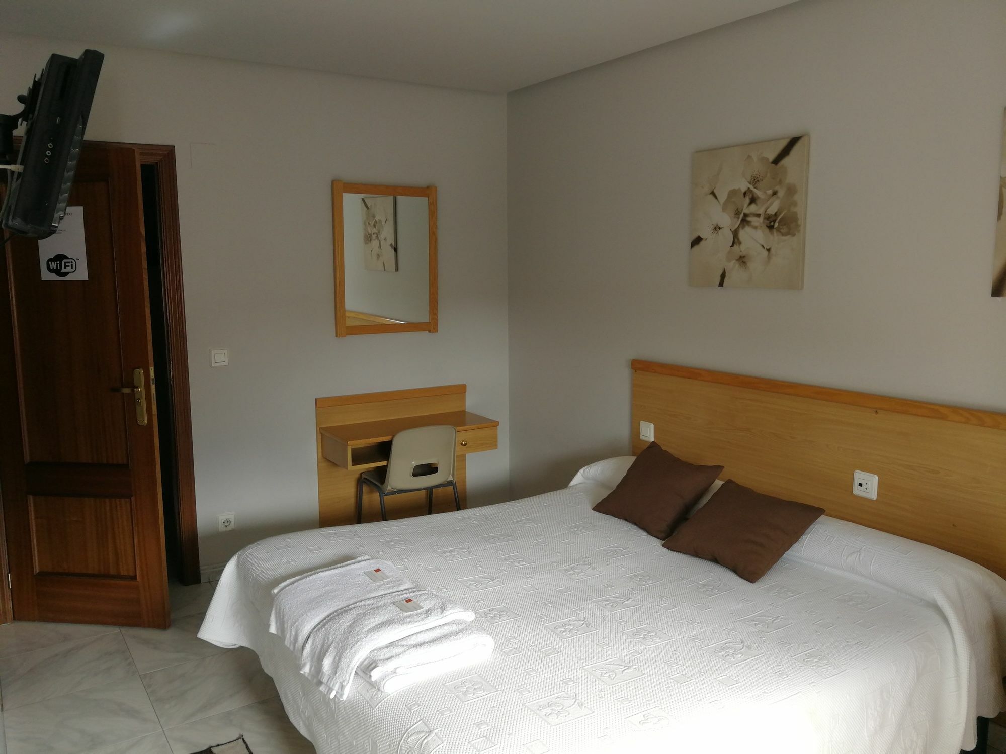 Hostal Cerecedo León Esterno foto
