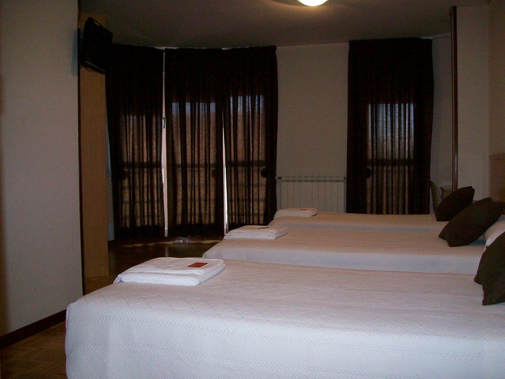 Hostal Cerecedo León Esterno foto